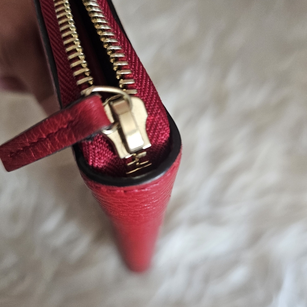 Gucci Red Long Wallet - Picture 8 of 17